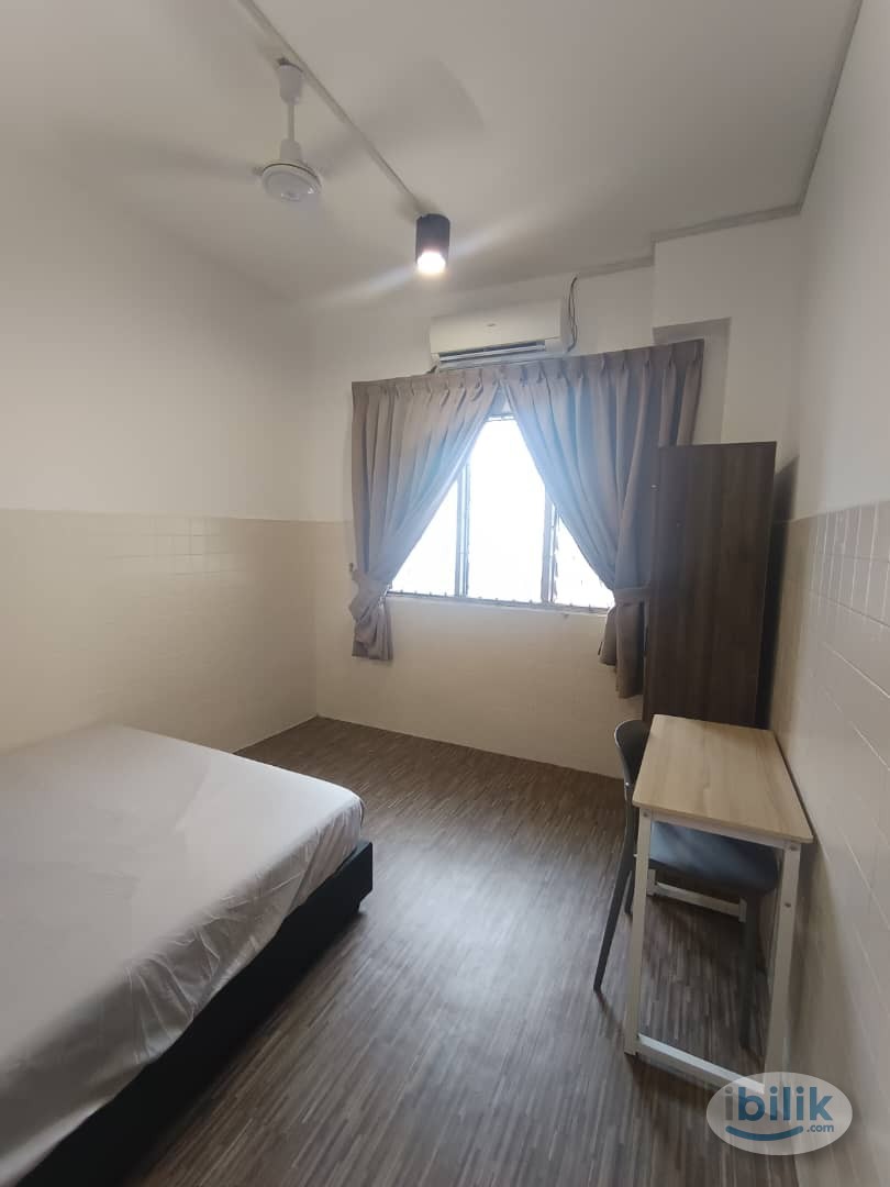 🔥💯SINGLE BEDROOM WITH AIRCOND🔥💯7 MIN WALK TO CIQ🔥💯GROCERY SHOP AND RESTAURANTS NERABY🔥💯LAUNDRY AREA PROVIDED🔥💯 - Image 2