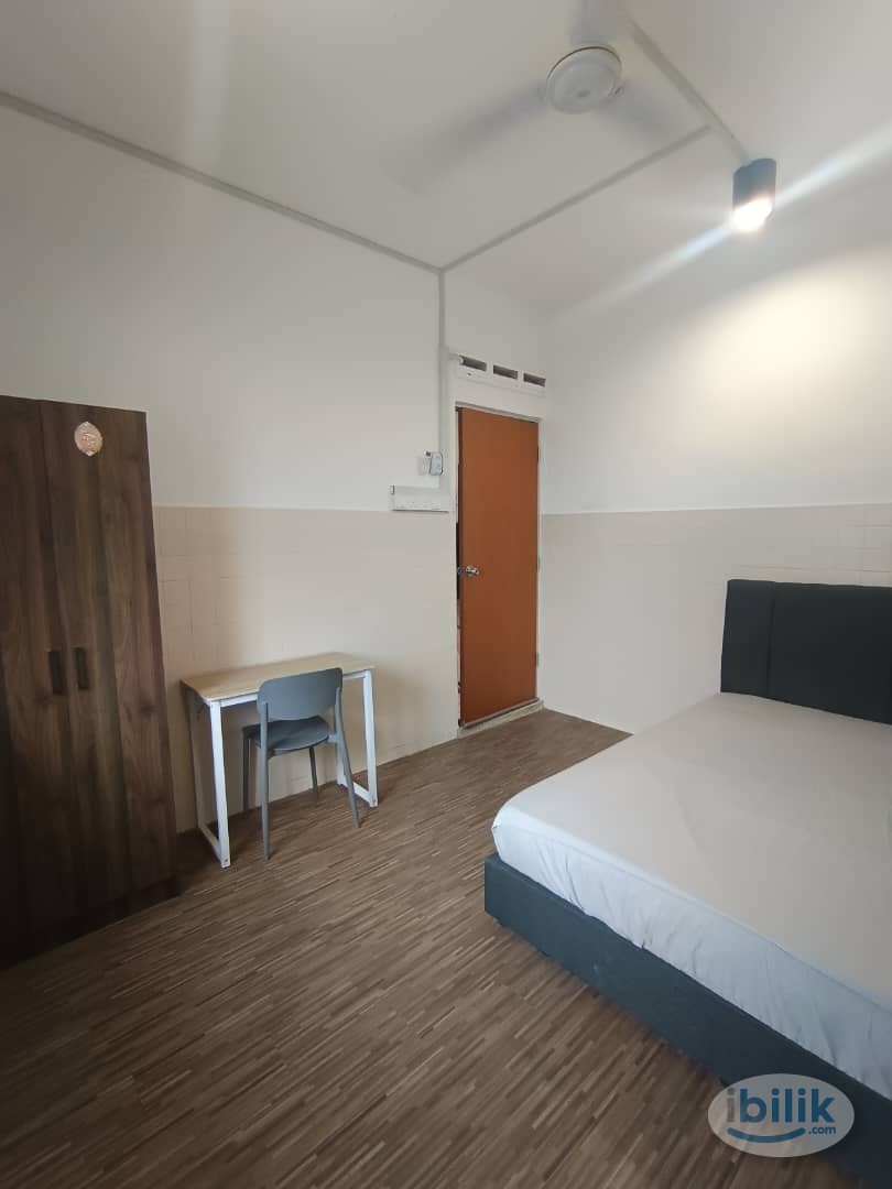 🔥💯SINGLE BEDROOM WITH AIRCOND🔥💯7 MIN WALK TO CIQ🔥💯GROCERY SHOP AND RESTAURANTS NERABY🔥💯LAUNDRY AREA PROVIDED🔥💯 - Image 3