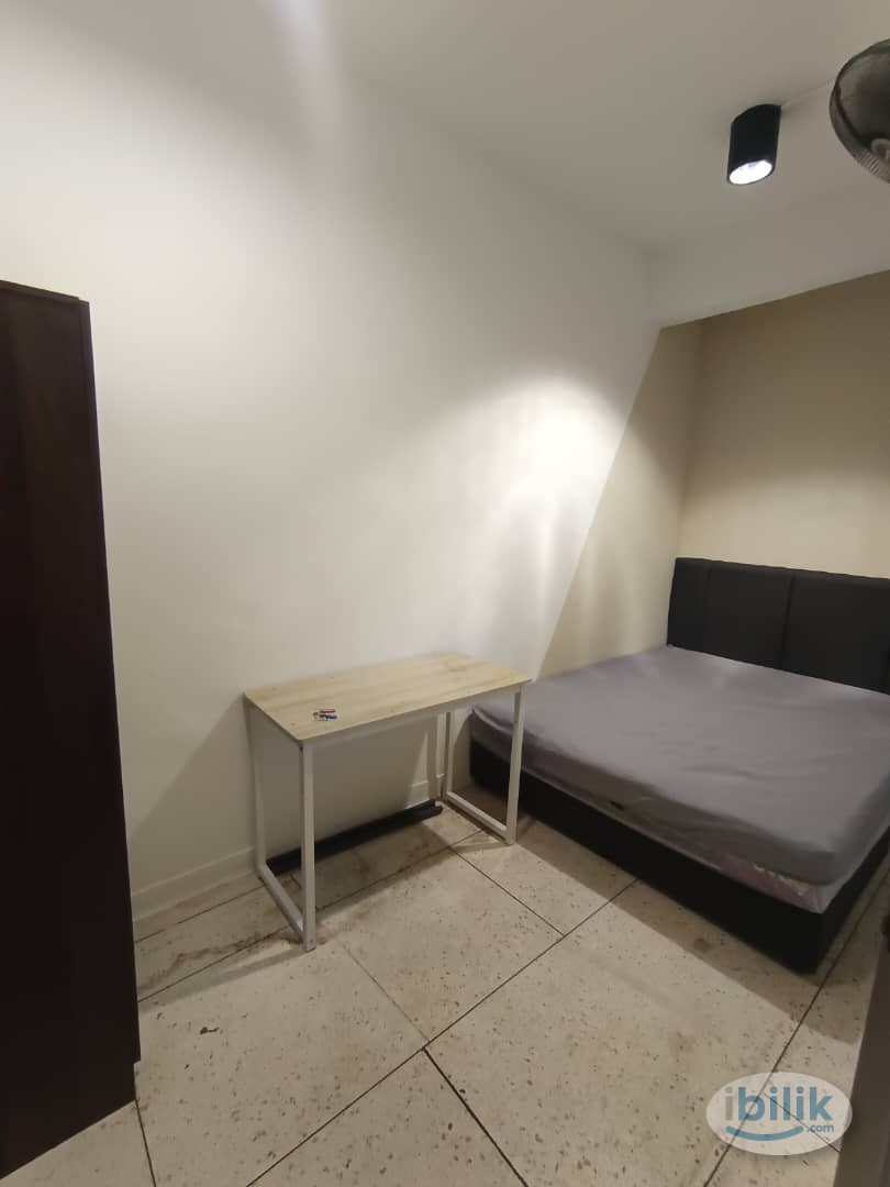 🔥💯SINGLE BEDROOM WITH AIRCOND🔥💯7 MIN WALK TO CIQ🔥💯GROCERY SHOP AND RESTAURANTS NEARBY🔥💯LAUNDRY AREA PROVIDED🔥💯 - Image 3