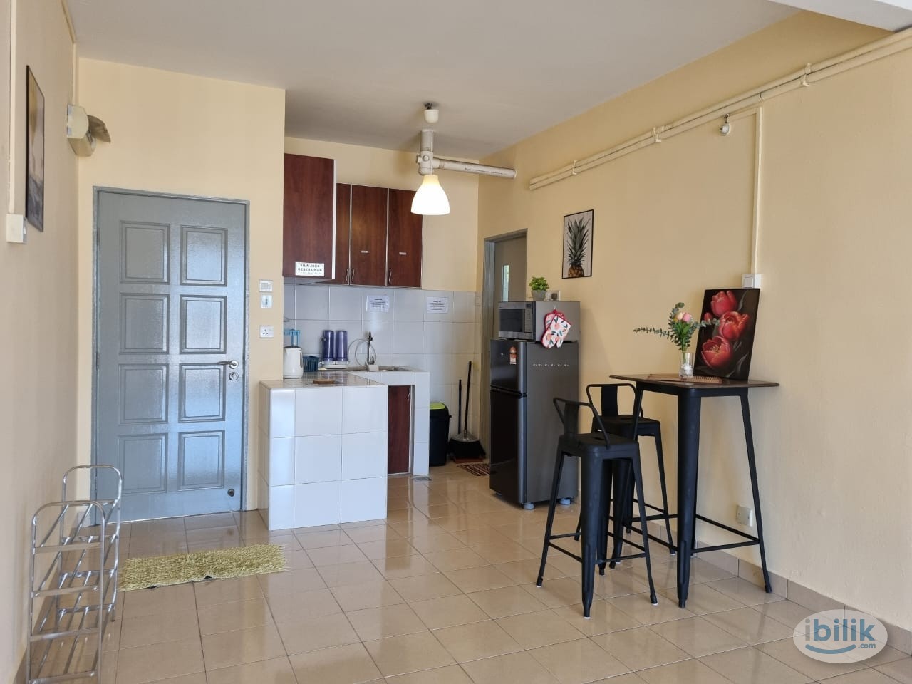 Queen Bedroom with Aircond & Window, Seri Atria, Subang Bestari near HELP Subang 2, Subang Airport, easy access to Sunga - Image 2