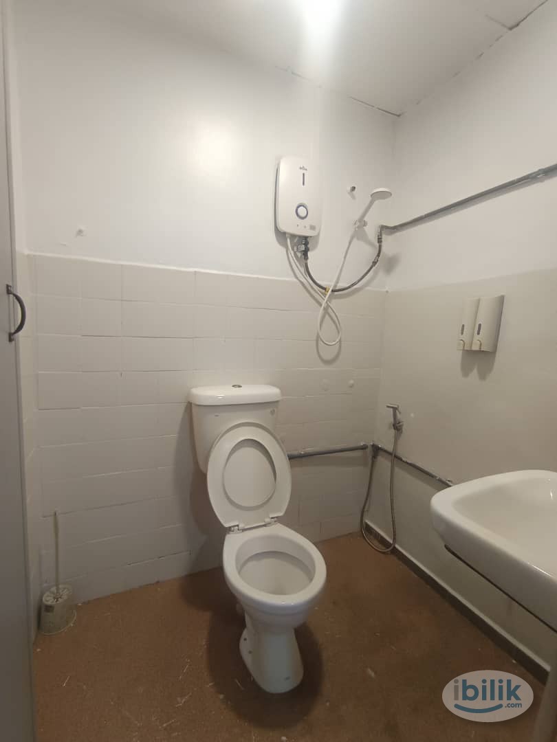 🔥💯MASTER BEDROOM🔥💯 PRIVATE BATHROOM🔥💯12 MIN TO CIQ🔥💯MANY RESTAURANT NEARBY🔥💯 - Image 4
