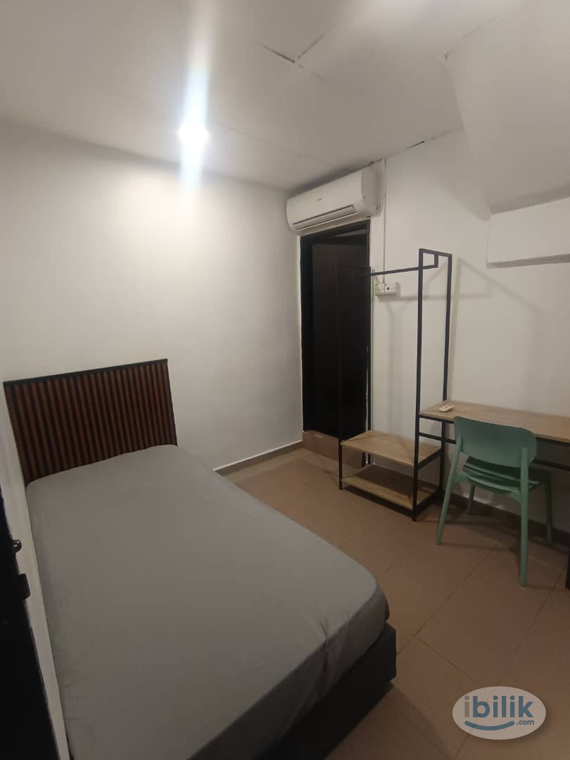 🔥💯MASTER BEDROOM🔥💯 PRIVATE BATHROOM🔥💯 NEAR KSL MALL,🔥💯 12 MIN TO CIQ,🔥💯 - Image 2