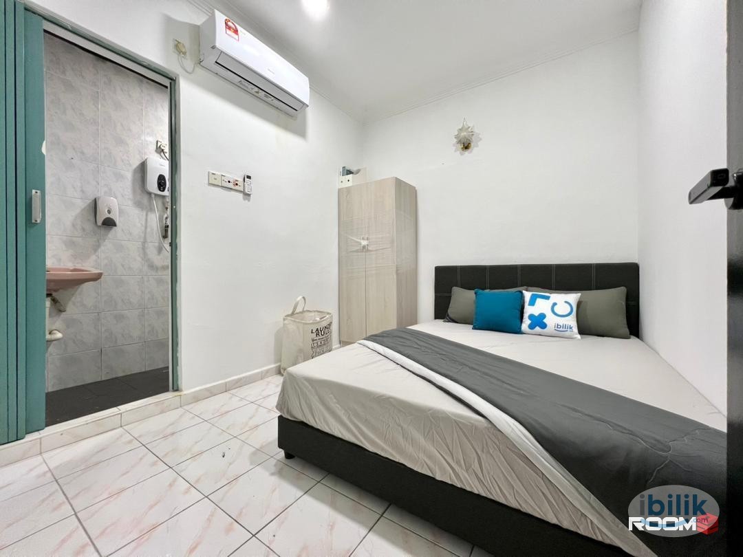 😍 Prime location near HSI & Tebrau hotspots – Stylish rooms, great amenities. Ready for you now! 🚪✨ - Image 1