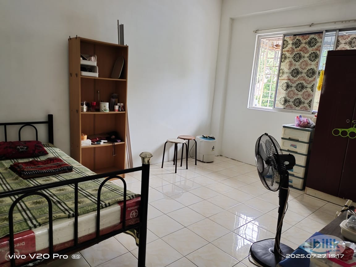 master room with fan and private bathroom - Image 3