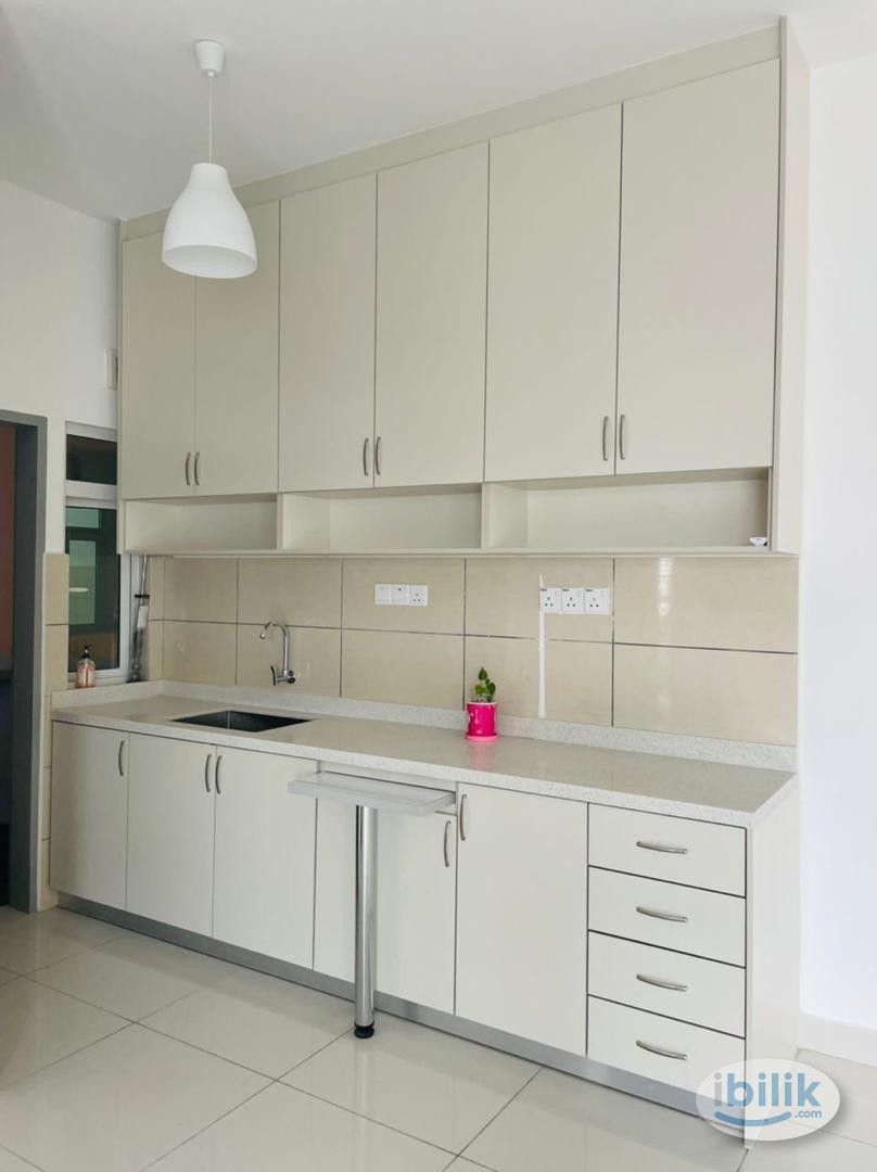 Female Master Room at TR Residence, Kuala Lumpur - Image 4