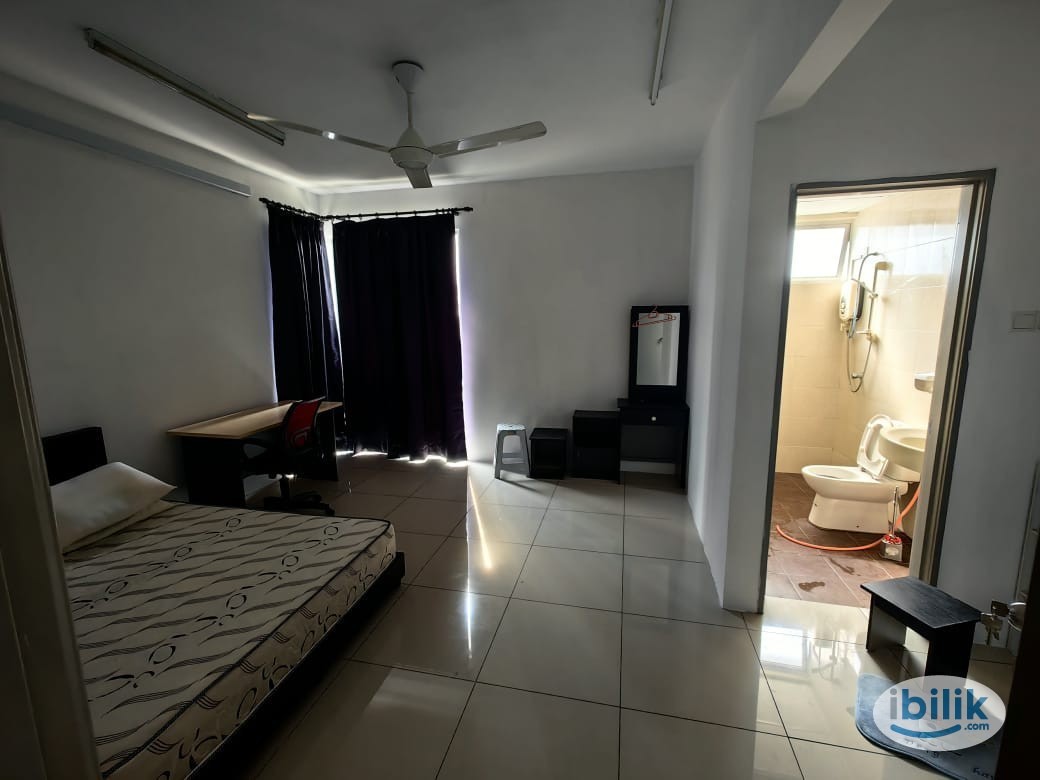 Master Room at Platinum Lake PV20, Setapak - Image 1