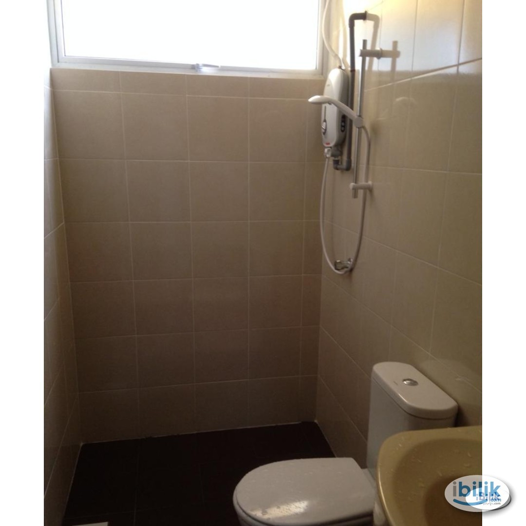 Master Room at Platinum Lake PV20, Setapak - Image 5