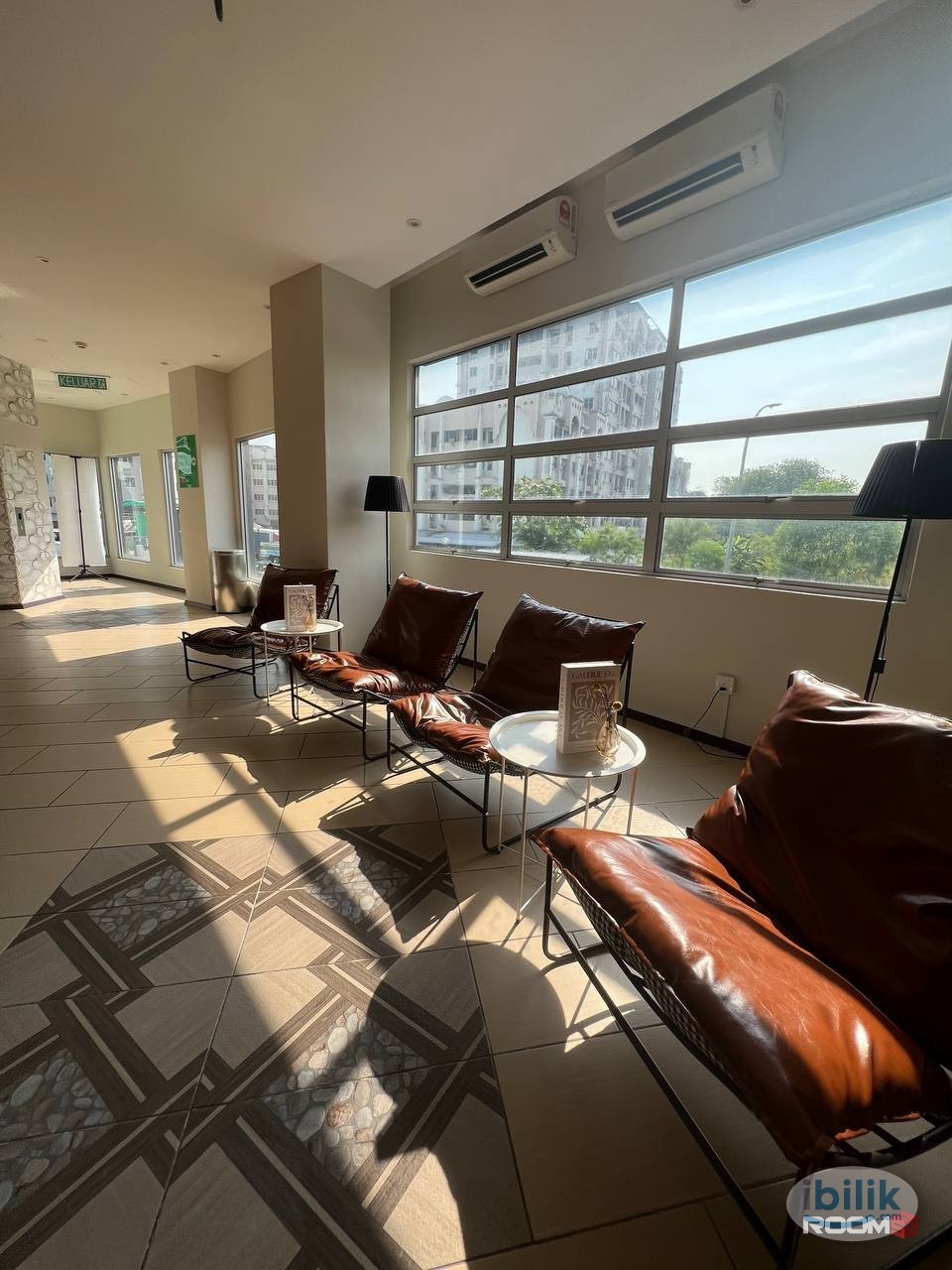 HOT PROMO 🔥 Free 1 Month Rental‼️ Master Room with Private Bathroom😍Near McDonalds Seksyen 3‼️Free Wifi & Utilities - Image 3