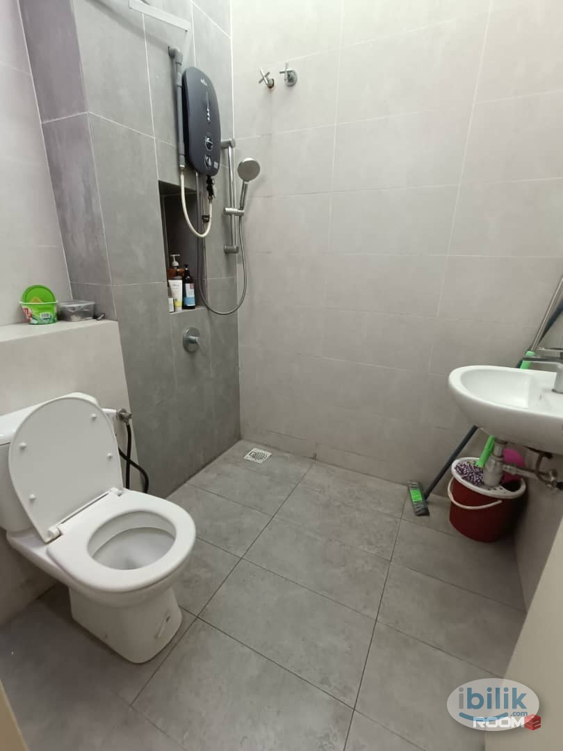 HOT PROMO 🔥 One Month Depo ❗ Non Sharing Room Rent at Kemuning Utama Shah Alam - Image 3