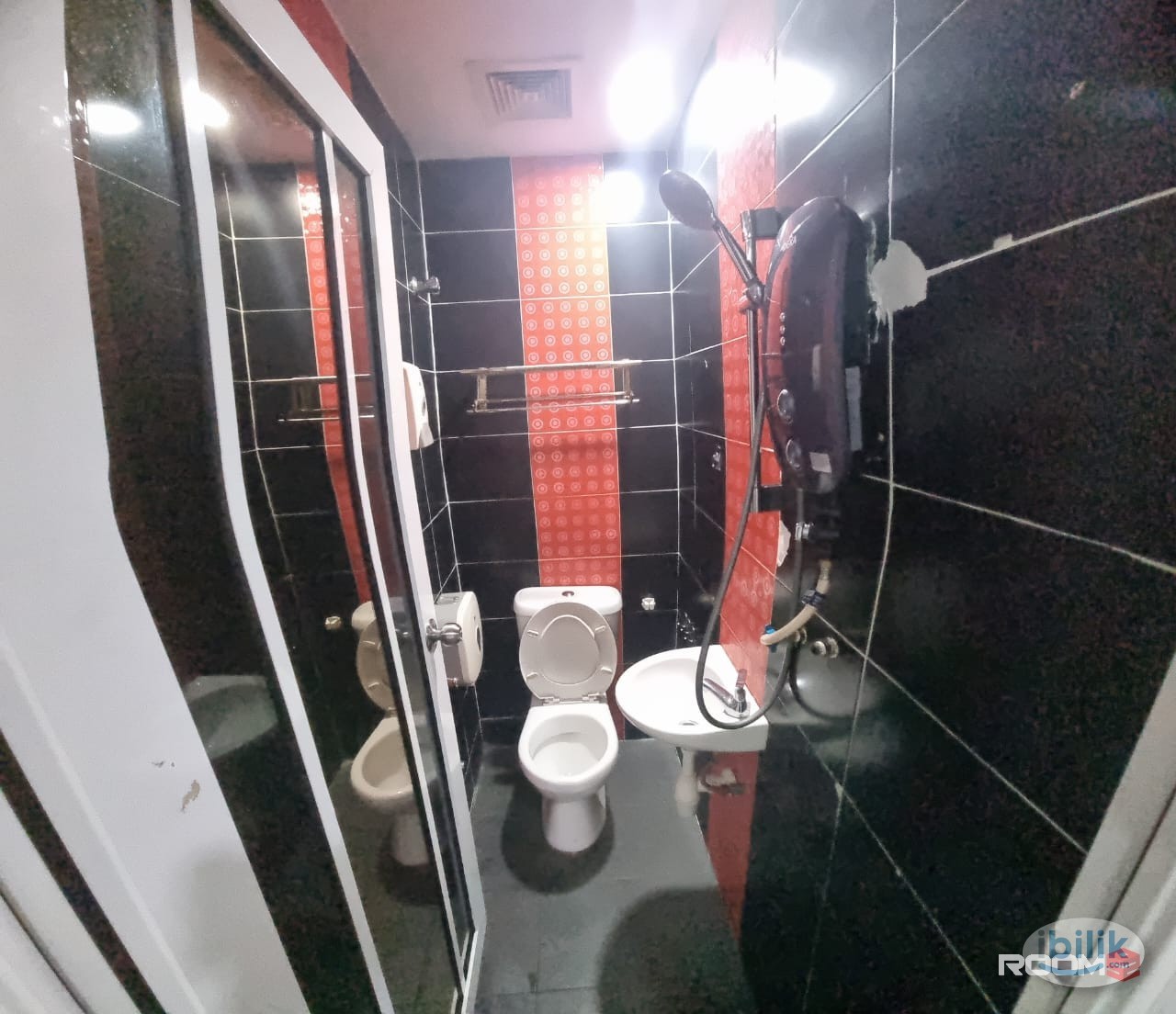 🔥Single Room with Bathroom ‼️Free One month Rent ‼️Near Kelana Jaya - Image 2