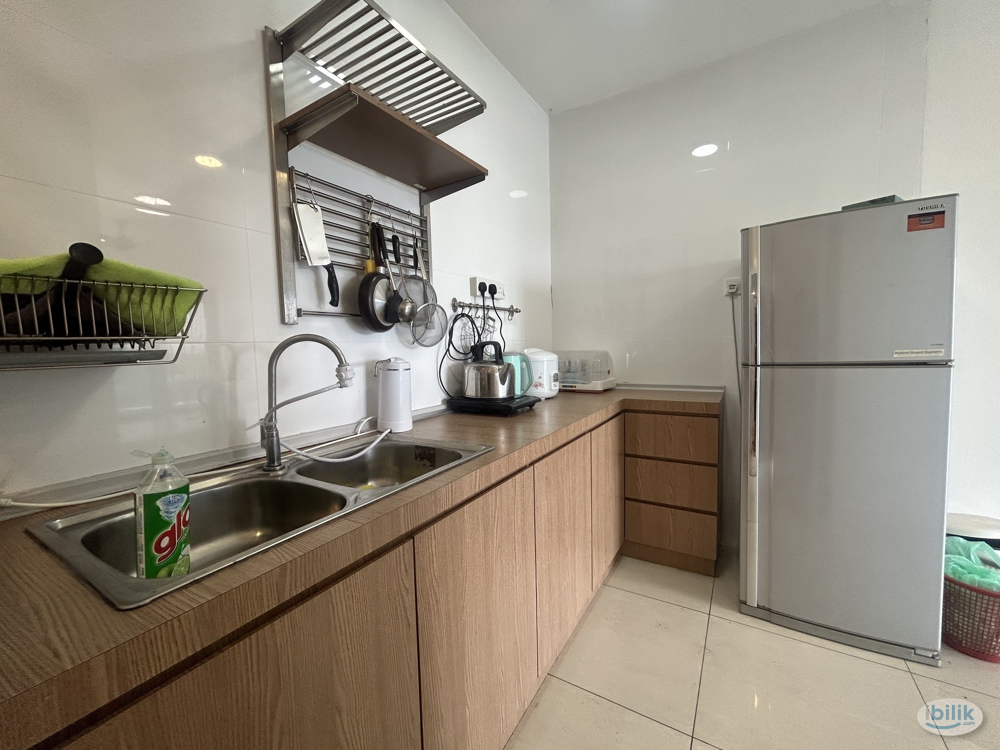 MIDDLE ROOM FOR RENT - Image 3