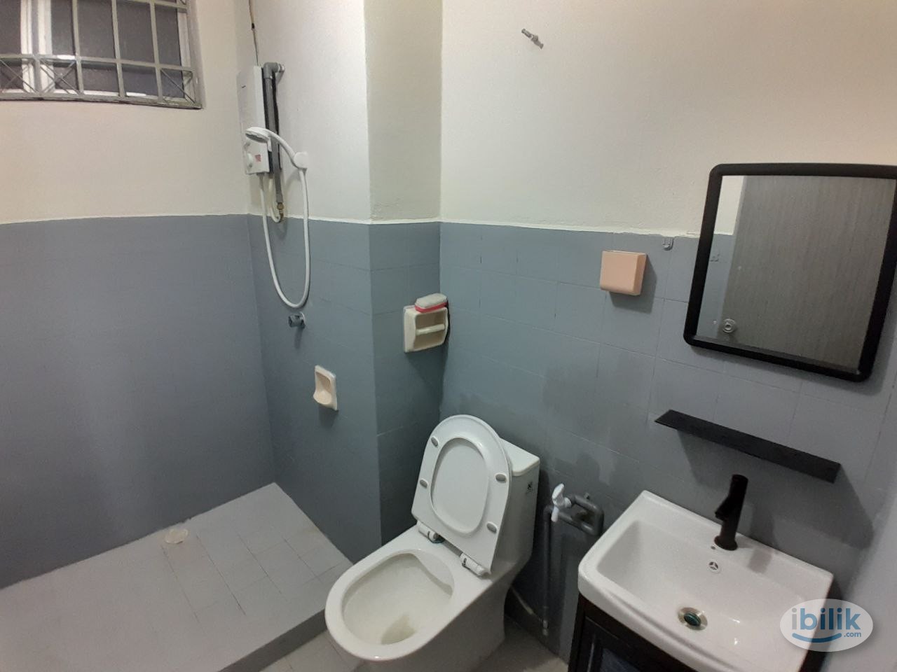 [Bukit OUG] Near LRT Medium Room with Aircond Rent Near Bukit Jalil - Image 3