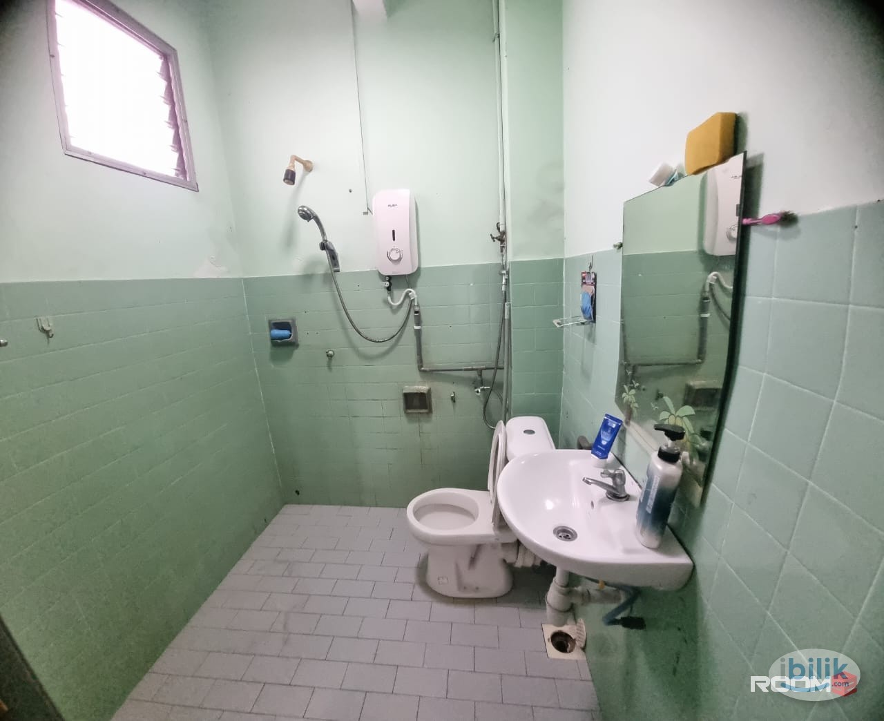 🛏 **Single Room @ PJS 10 near Sunway Pyramid** 🏙️ 📍 Subang Indah, Bandar Sunway, Petaling Jaya, Selangor - Image 2