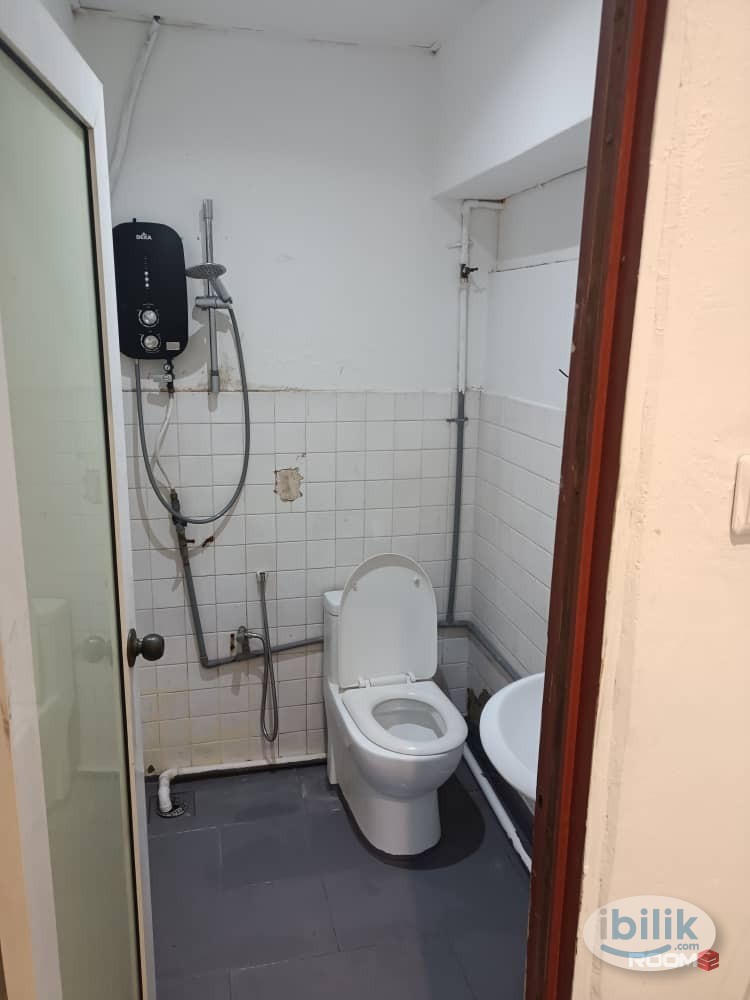 🛏 **Single Room @ SS 4D/2 near LRT Kelana Jaya Station** 🚆 📍 Petaling Jaya, Selangor - Image 2