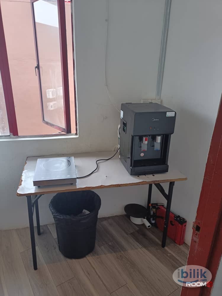 🛏 **Single Room @ SS 4D/2 near LRT Kelana Jaya Station** 🚆 📍 Petaling Jaya, Selangor - Image 4