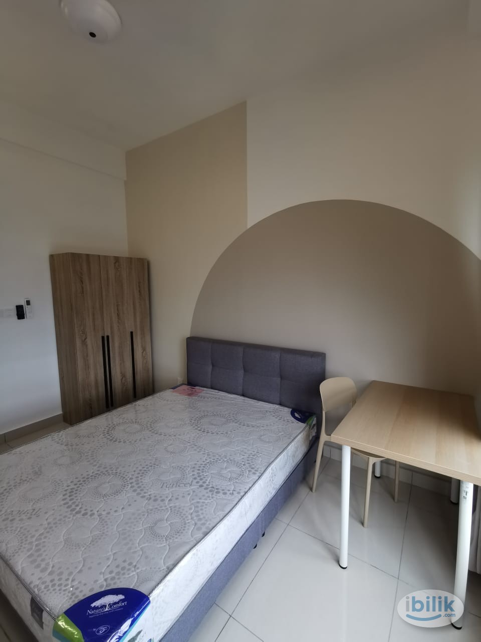 Middle Room at Old Klang Road, Kuala Lumpur - Image 4