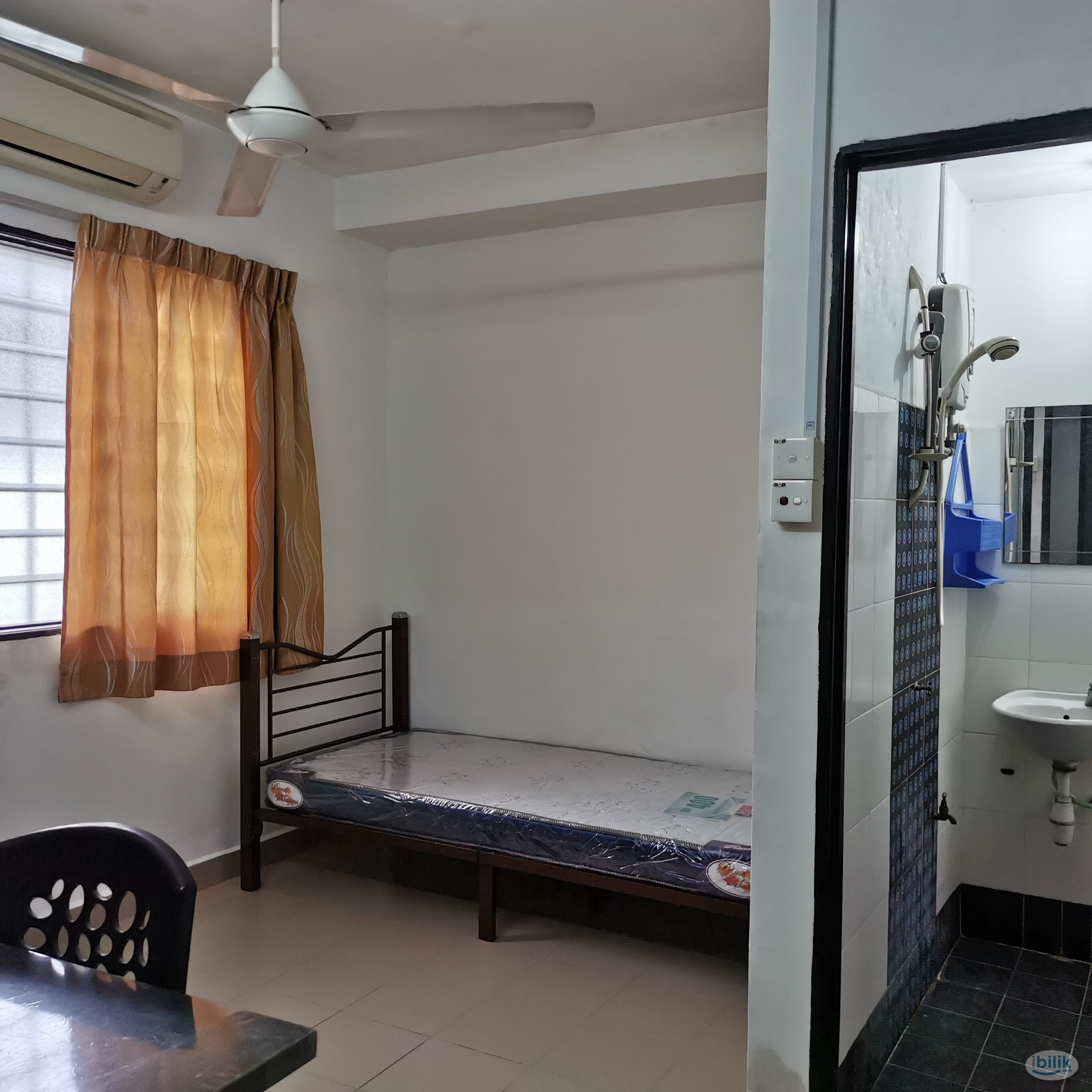 USJ2 house quiet, next to playground – self attached bath, furnished room posted by owner - Image 1