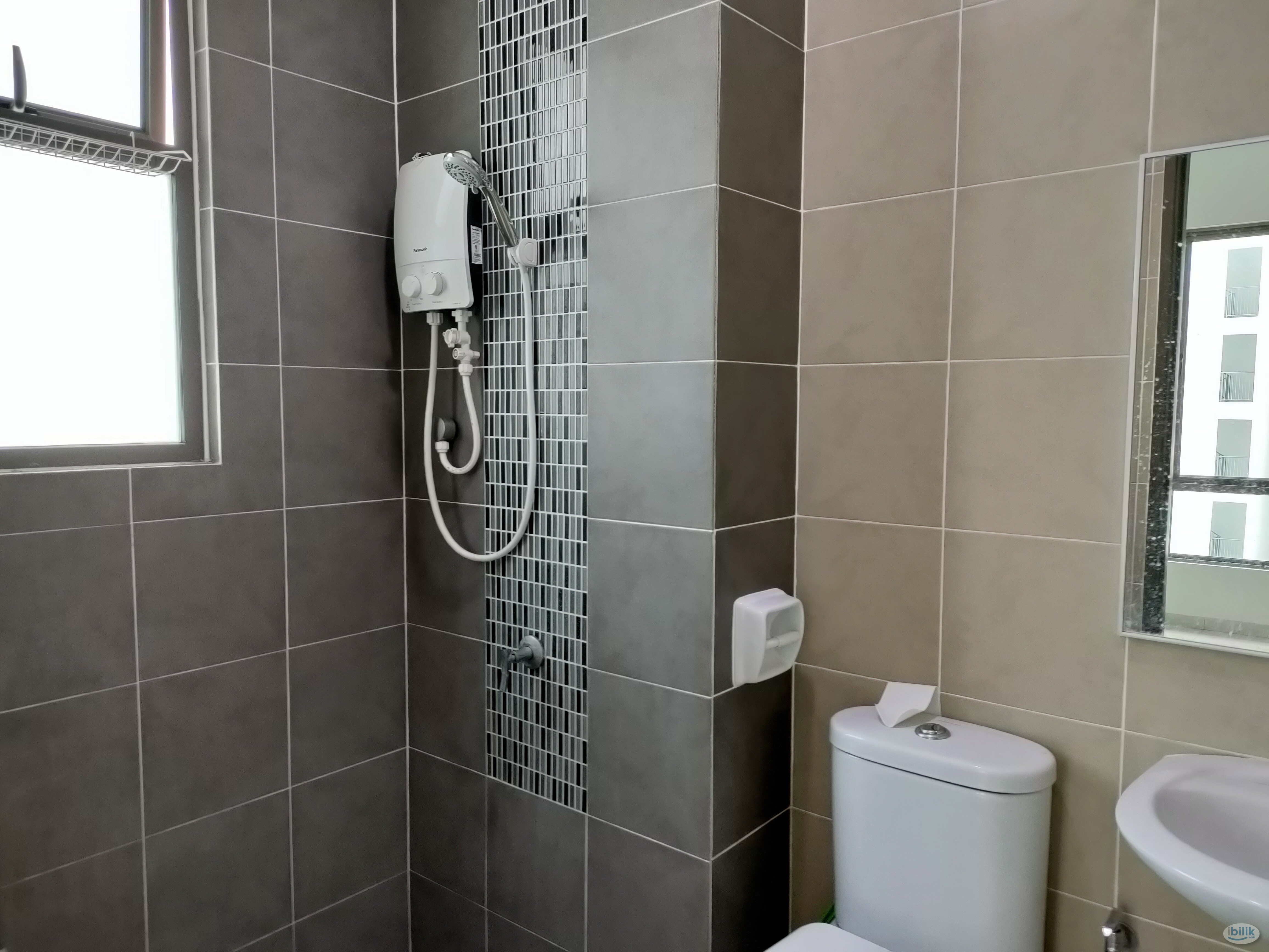 FEMALE UNIT 👩! COZY SINGLE ROOM NON SHARING BATHROOM for Rent🛁! FREE WIFI and MONTLY CLEANING !!! - Image 4