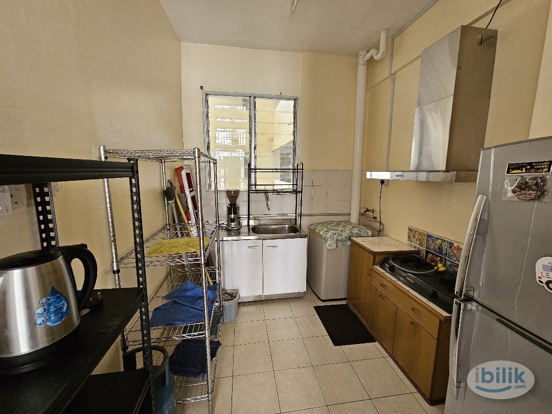 Desa Alor Vista Furnished Aircond Middle room included utilities Share Bathroom MIX GENDER - Image 3
