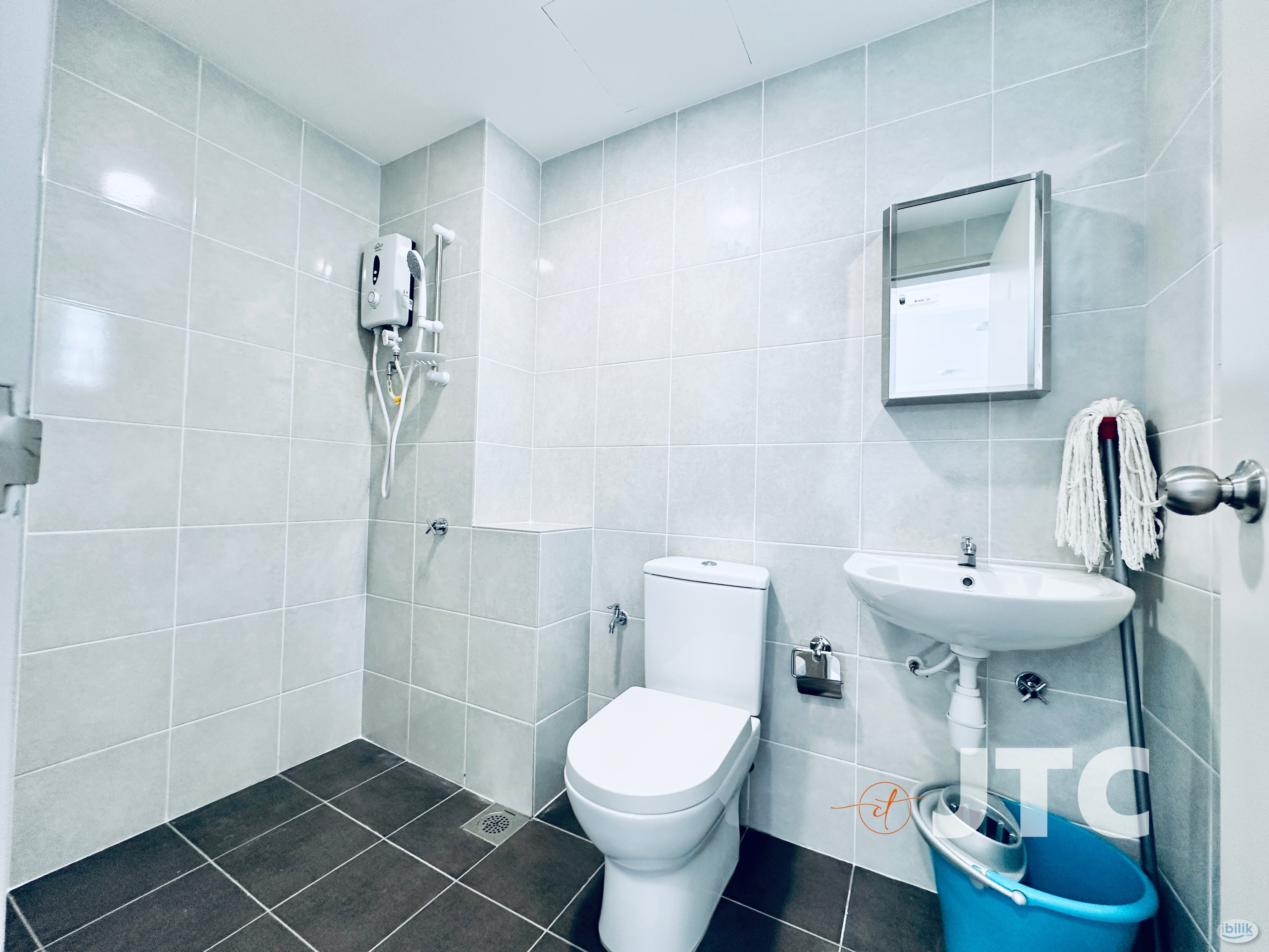 Suite at Huni Residence, Setia Alam - Image 3