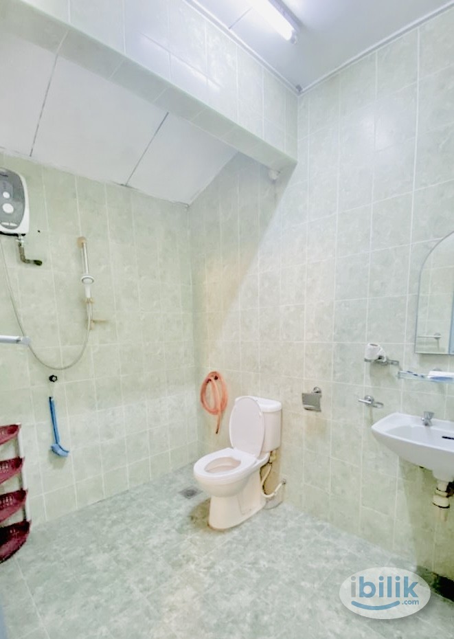 Middle Room walking distance to Damansara Utama, Petaling Jaya - Image 4