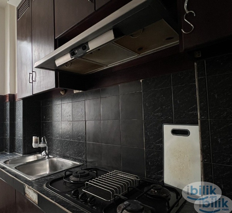 Middle Room at Bukit OUG Condominium, Bukit Jalil - Image 5