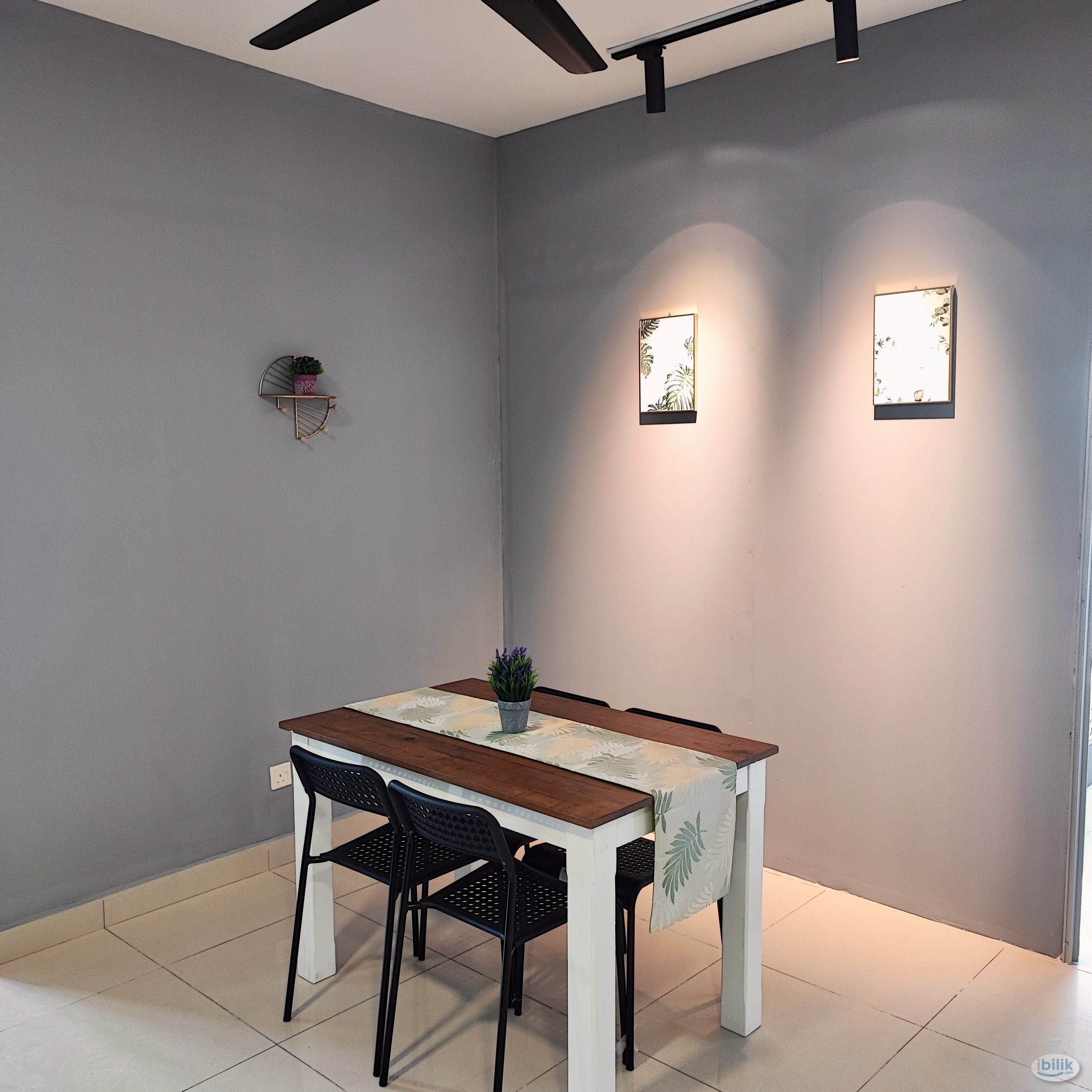 蒲种 Puchong Big Private Balcony Middle Room at Puchong, Selangor@Casa Tropika, Near LRT & 10mins IOI Mall - Image 4