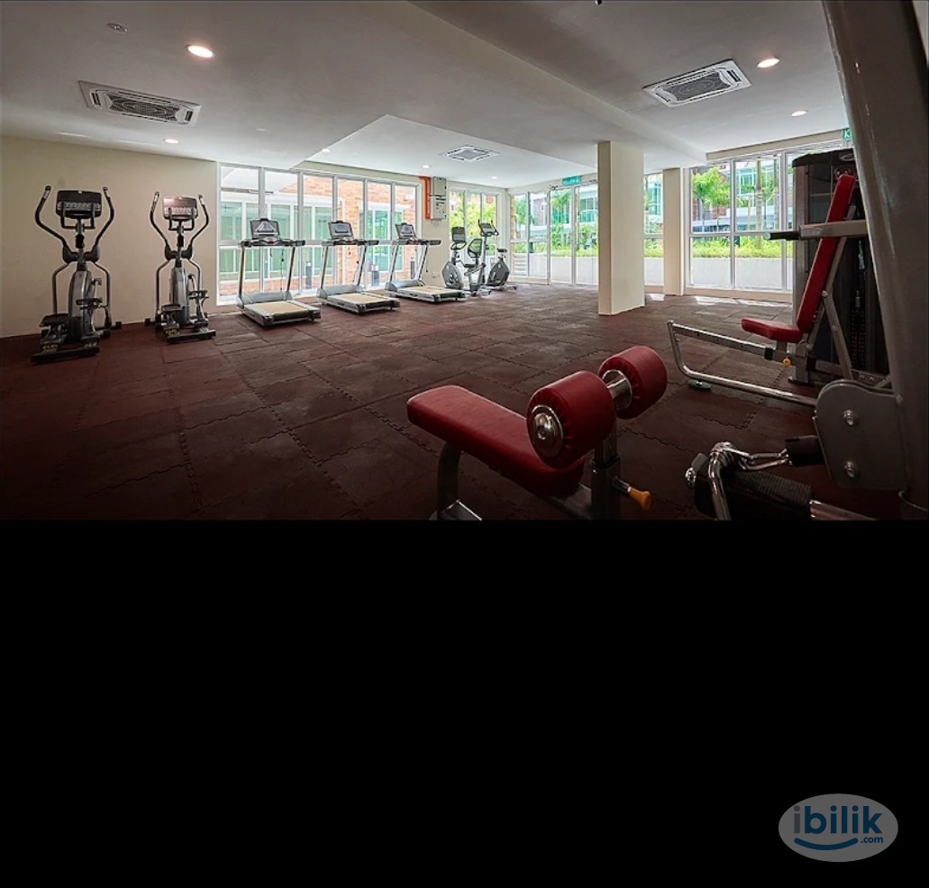 Room at UTAR ⁉️ Middle Room with Private Toilet at Sungai Long Residensi - Image 3