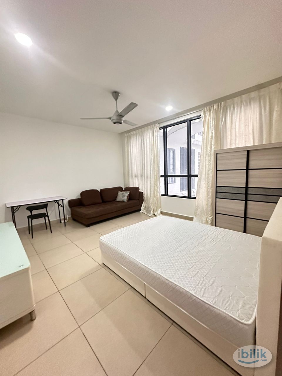 Middle Deluxe Room at KL Gateway Premium, Bangsar South - Image 5
