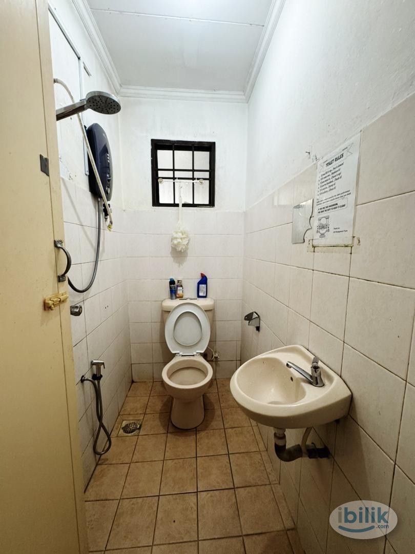 🛏️ Jalan BU 7/8, Bandar Utama – Near MRT Bandar Utama (Medium Room, Attached Shared Bath) - Image 2