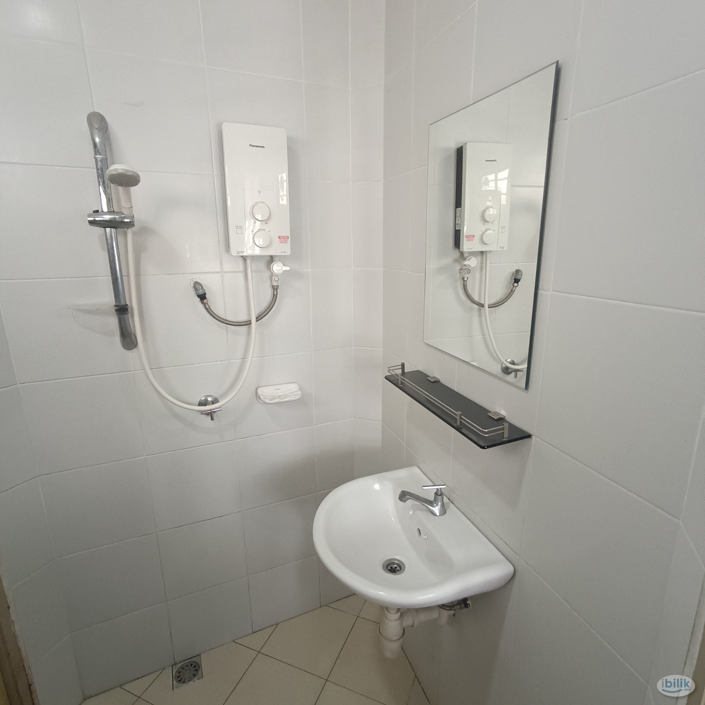 Landed Property, Middle Room at Bayan Lepas Penang - Image 5
