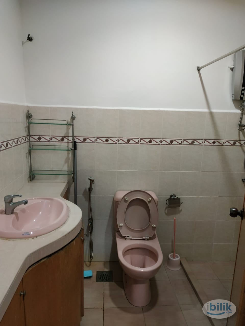 Master Bedroom For Rent At Damansara Utama, Uptown - Image 3