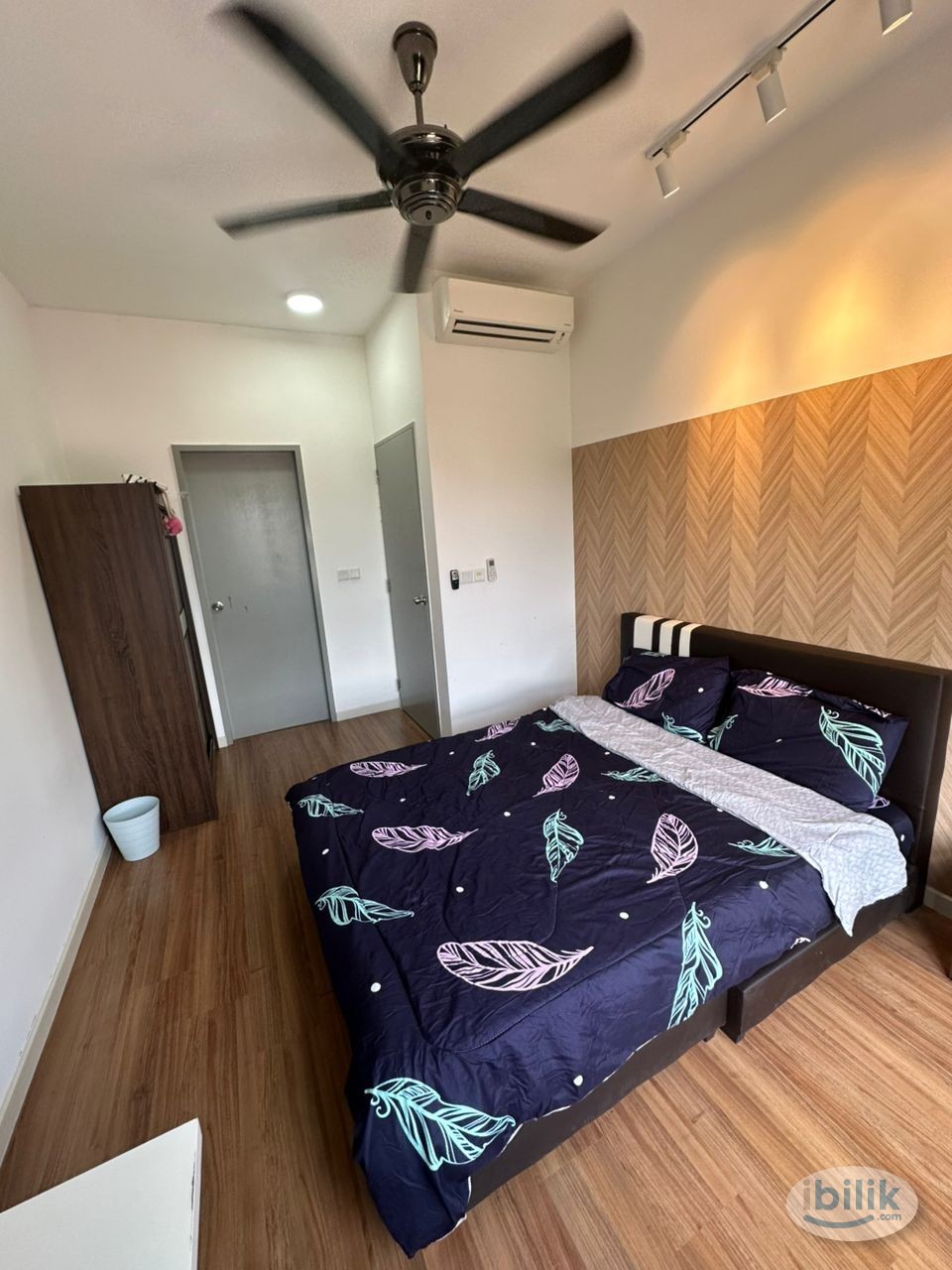 Fully Furnished Master room at M vertica Kl City Walking to MRT - Image 1