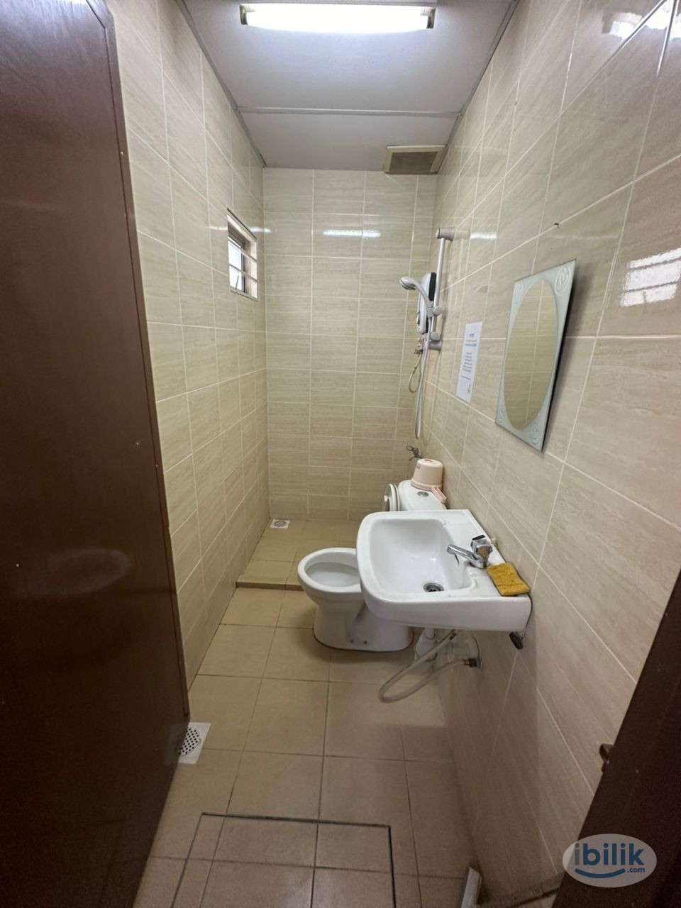Fully Furnished Single room at Taman Connaught landed House - Image 3