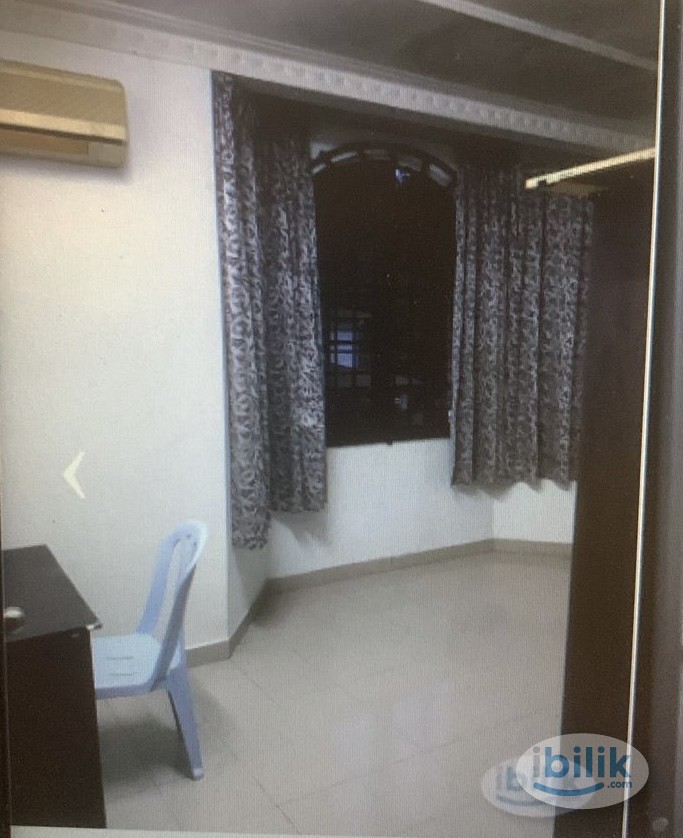 MIDDLE ROOM - Image 3