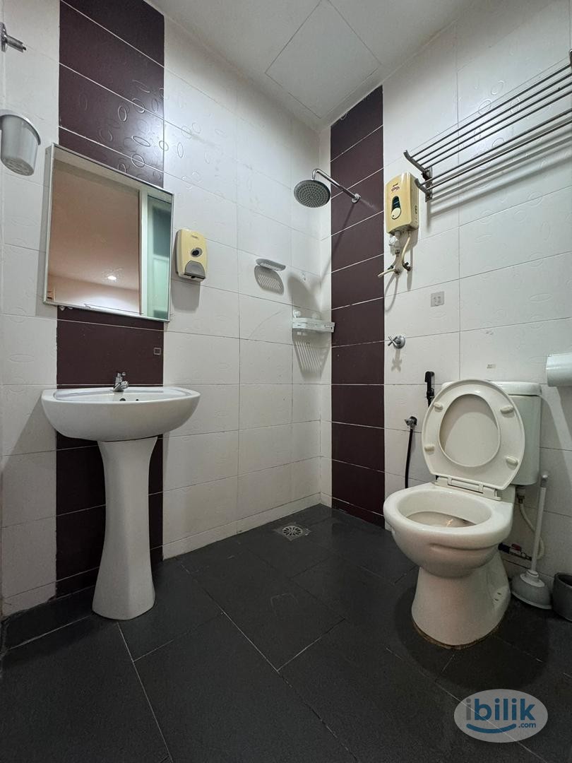 PUDU LAMA, HOTEL KAWANA, MASTER ROOM TO RENT😮‼️Zero Deposit & Low Rental🛜Free Utilities & Wifi🏠Immedietly Move in🔥PLAZA  - Image 5