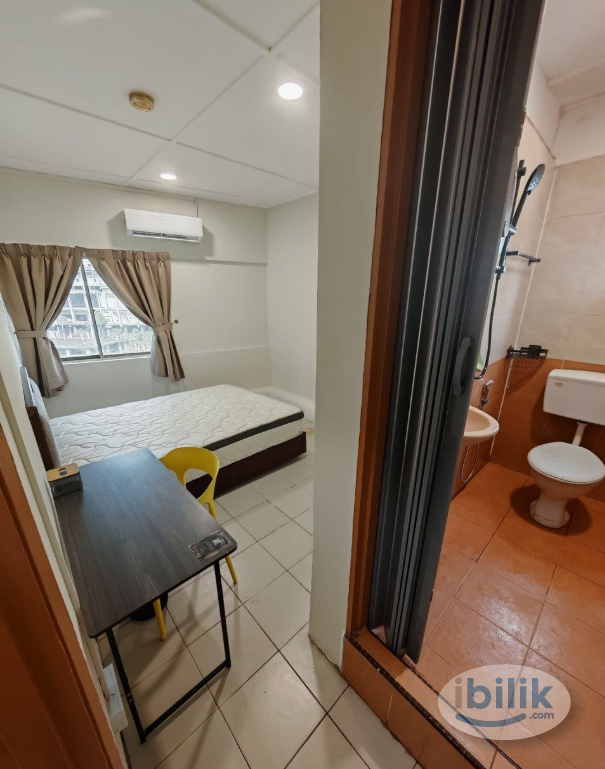PUDU LAMA, HOTEL KAWANA, MASTER ROOM TO RENT😮‼️Zero Deposit & Low Rental🛜Free Utilities & Wifi🏠Immedietly Move in🔥PLAZA  - Image 1