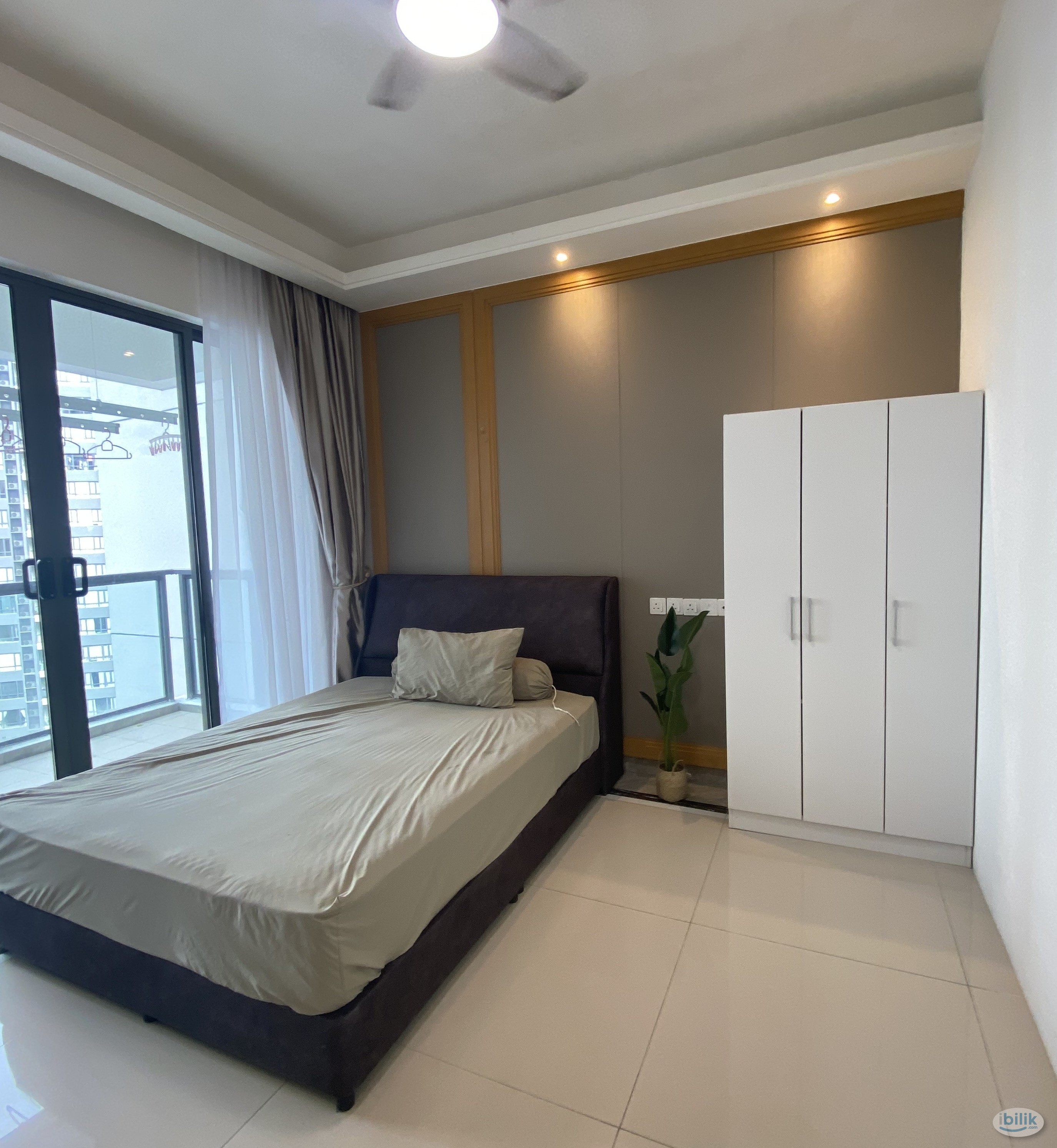 5 mins walk CIQ - Big Balcony condo room (individual washer) at R&F  mall - Image 2
