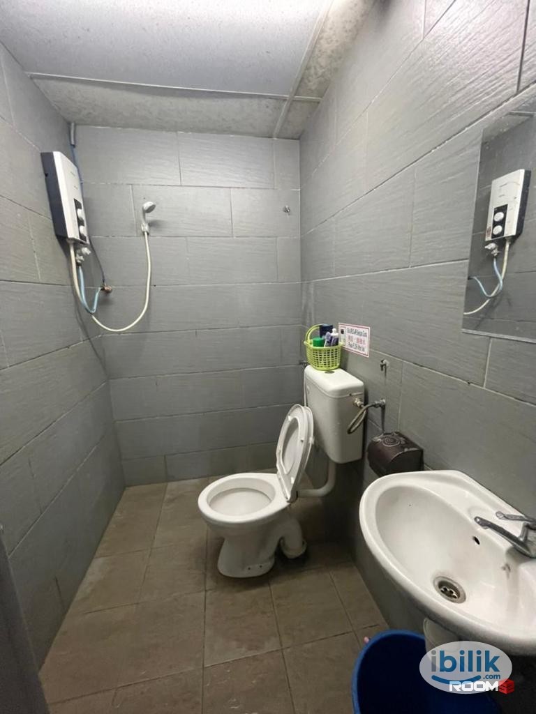Middle Room at SS15, Subang Jaya - Image 2