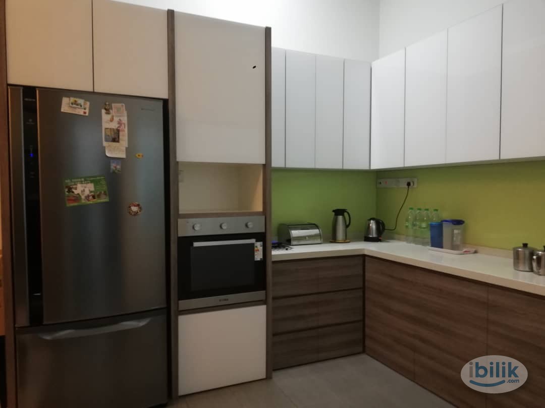 Master bed room with balcony, Bayan Lepas, Penang - Image 4