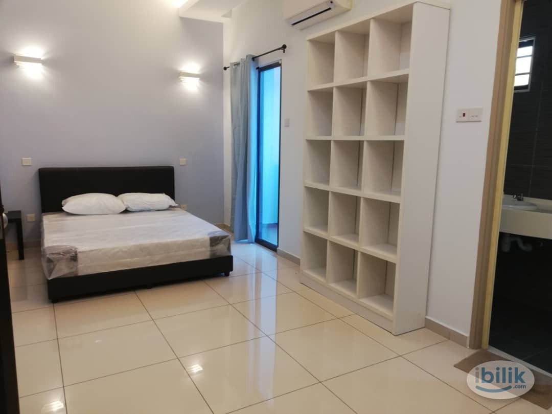 Master bed room with balcony, Bayan Lepas, Penang - Image 1