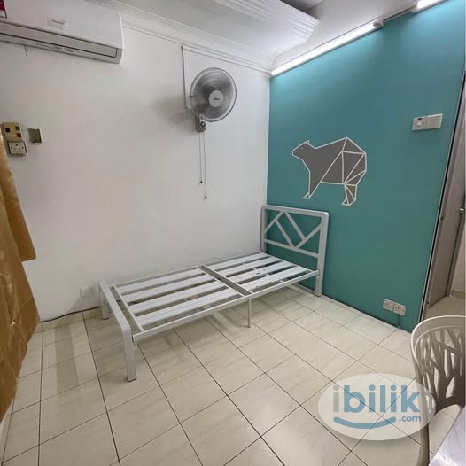 ☺️SS2 FEMALE UNIT MIDDLE ROOM FOR RENT🤗 🔥MOVE IN IMMEDIATELY🌈TRUSTED AGENT🌈 - Image 1