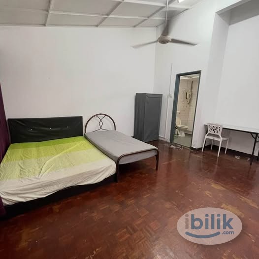 🌈 VERY HUGE AND BIG MASTER ROOM FOR RENT AT TAMAN SEPUTEH🌈 - Image 1