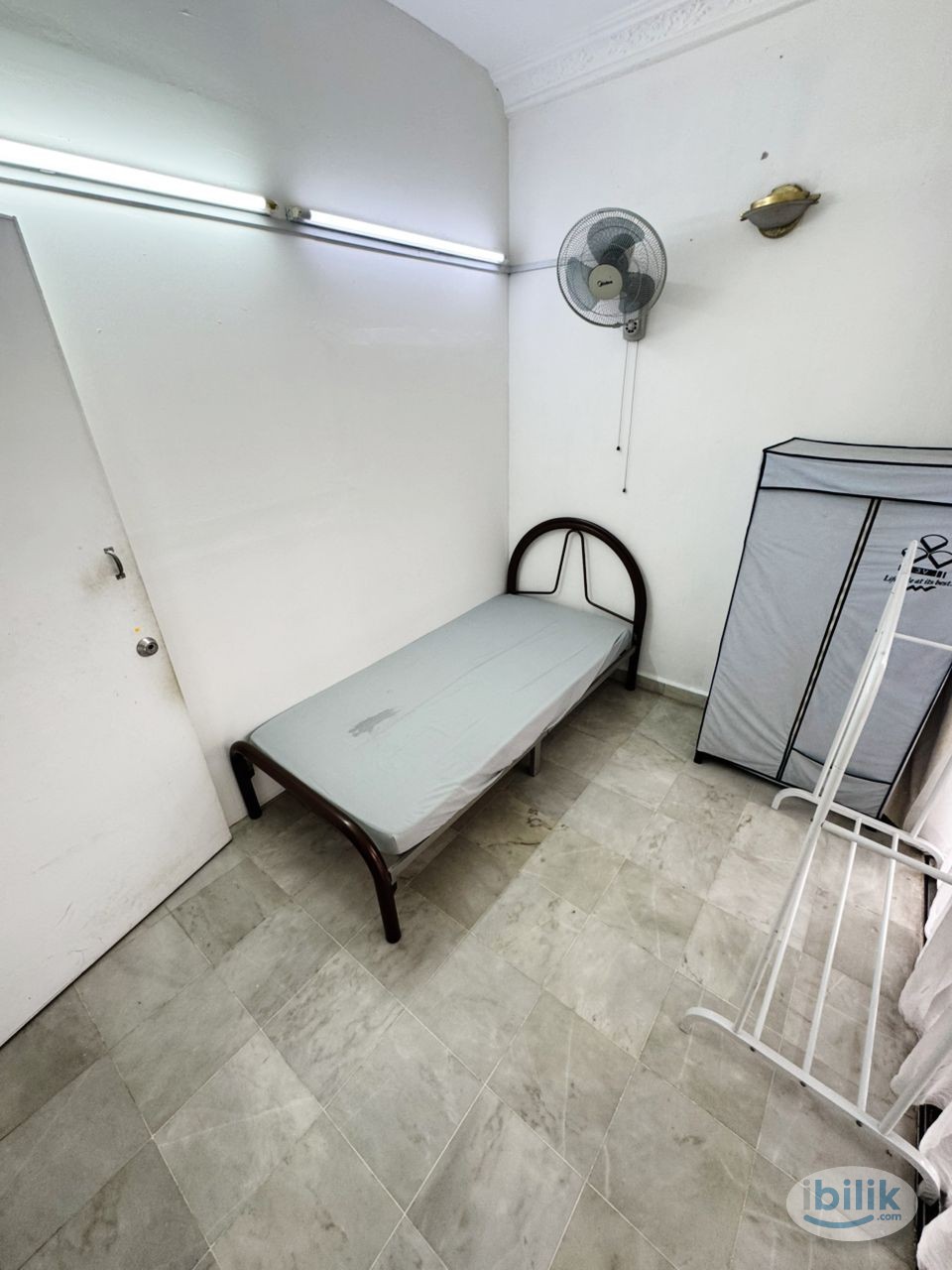 Single Room Zero Deposit‼️😮Low Rental Room Near MRT Bandar Utama 3 Min Walking😊🚄Free Utilities & Wifi💕Bus Stop,Speedmart - Image 2