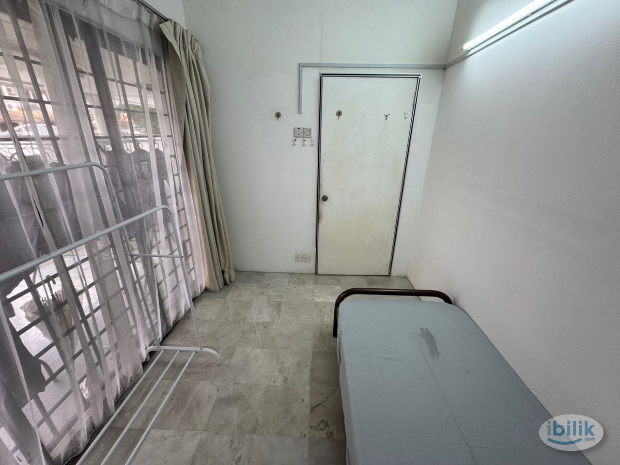 Single Room Zero Deposit‼️😮Low Rental Room Near MRT Bandar Utama 3 Min Walking😊🚄Free Utilities & Wifi💕Bus Stop,Speedmart - Image 3