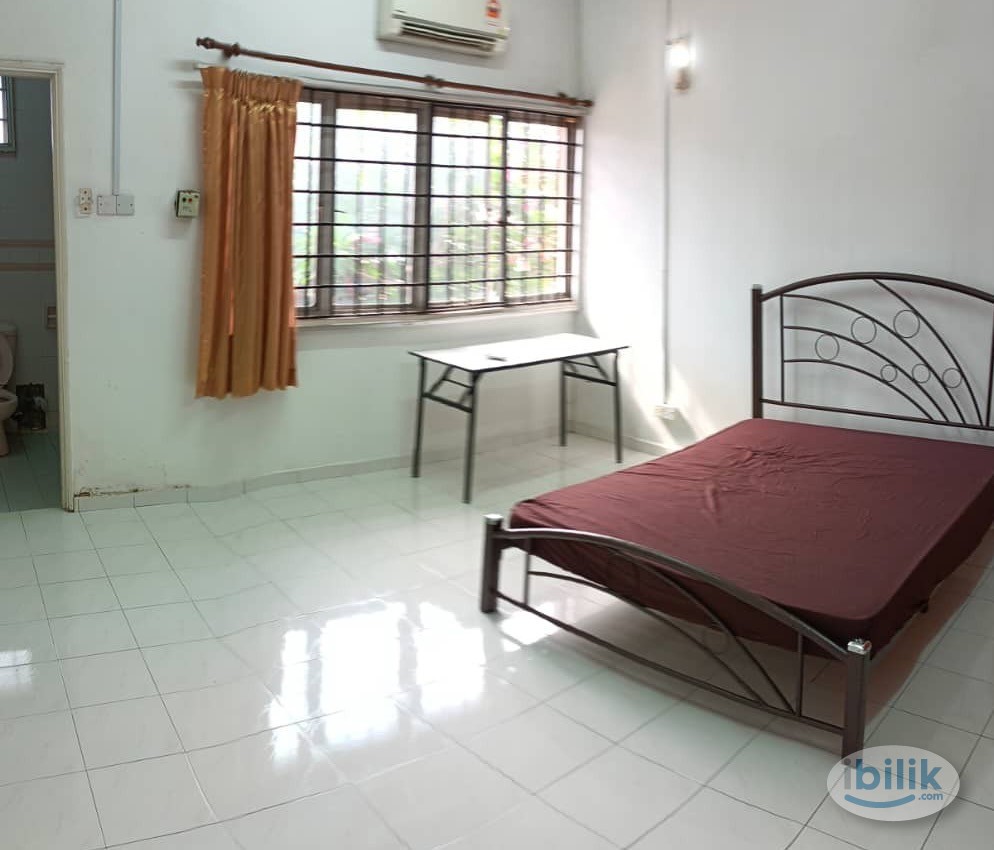 *Master Bedroom @ Bandar Utama, Petaling Jaya* - Image 1