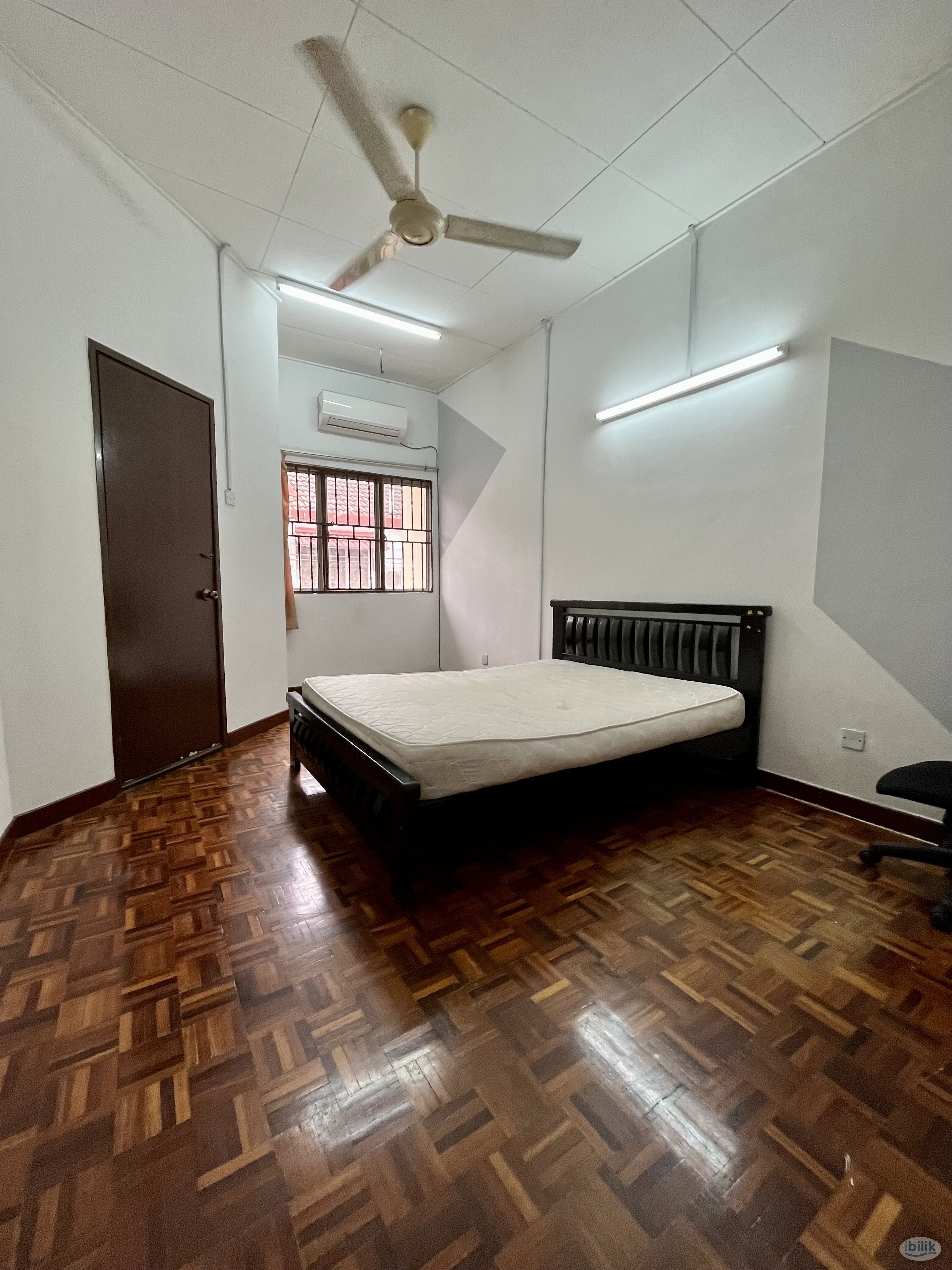 🔥 ZERO Deposit 🔥 Fully Furnished + High-Speed Wifi 🚀 🚶‍♂️ Walking distance to LRT Bandar Utama 📍 Dekat 1 Utama - Image 3