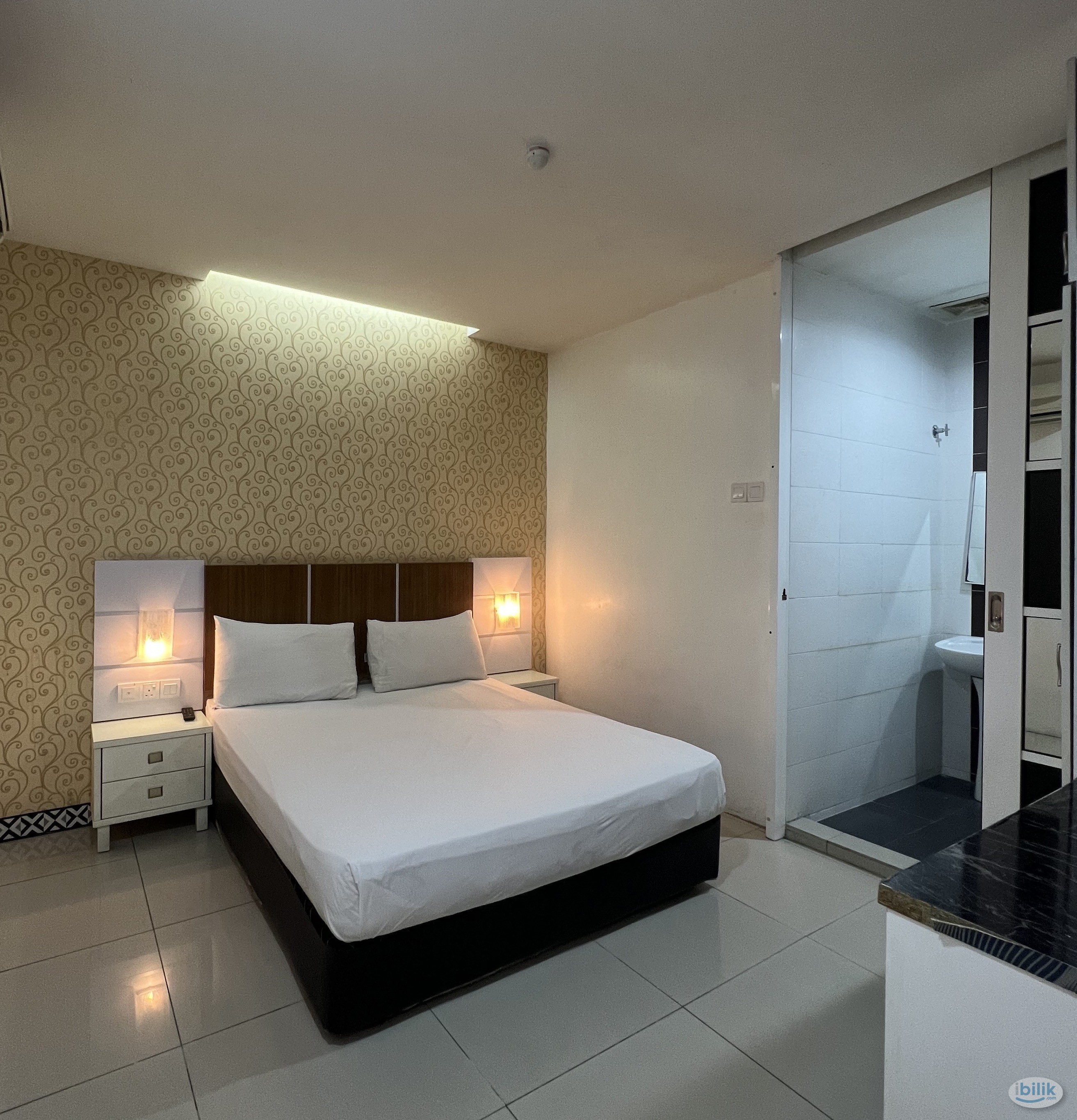 🌈Kota Damansara🌼 middle room with attached sharing bathroom and free high speed wifi🌈 - Image 1