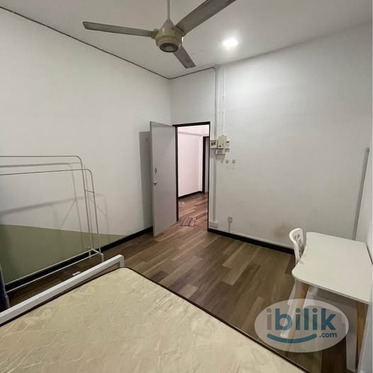 😼SS2 GOOD LOCATION MIDDLE ROOM FOR RENT🤗 🔥MOVE IN IMMEDIATELY🌈TRUSTED AGENT🌈NEARBY SO MANY FOOD SHOP🍚🍜🍝🍟🥗🍗🍖🥓 - Image 3
