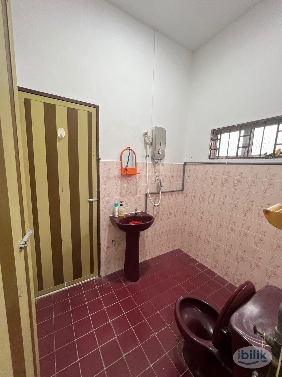 [FREE UTILITY/NEAR HTJ] Middle Room at Jalan Rasah, Seremban - Image 5